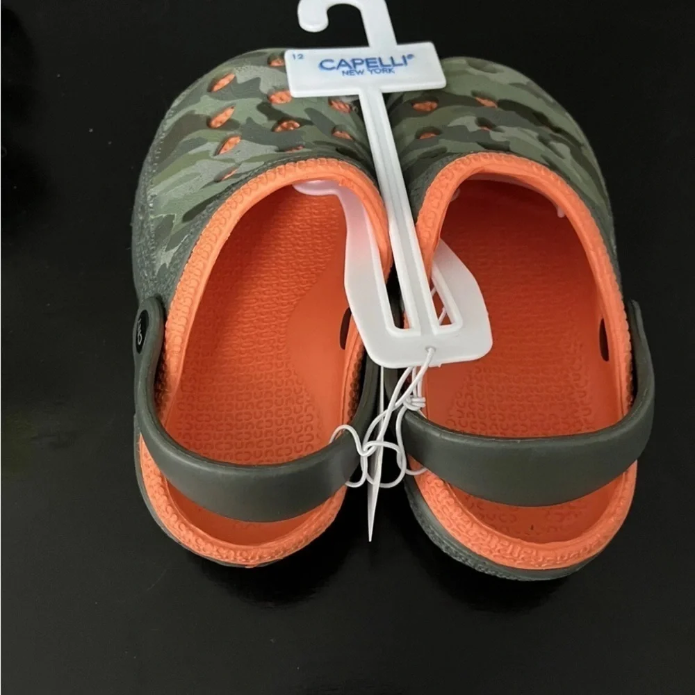 Capelli of New York Kids Camo Water Shoes - Green and Orange